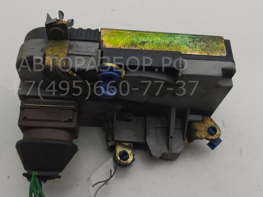 Замок двери передней левой