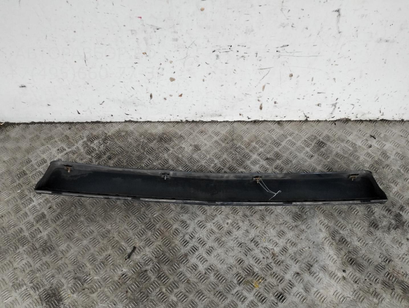 Накладка крышки багажника