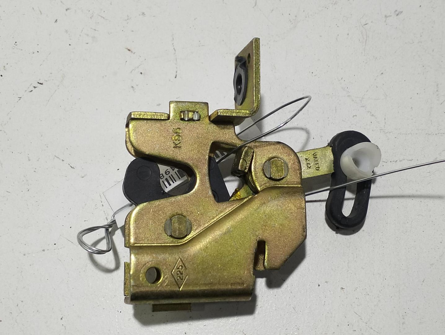 Замок багажника