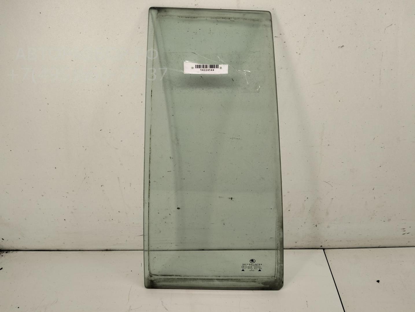 Стекло двери задней левой (форточка)