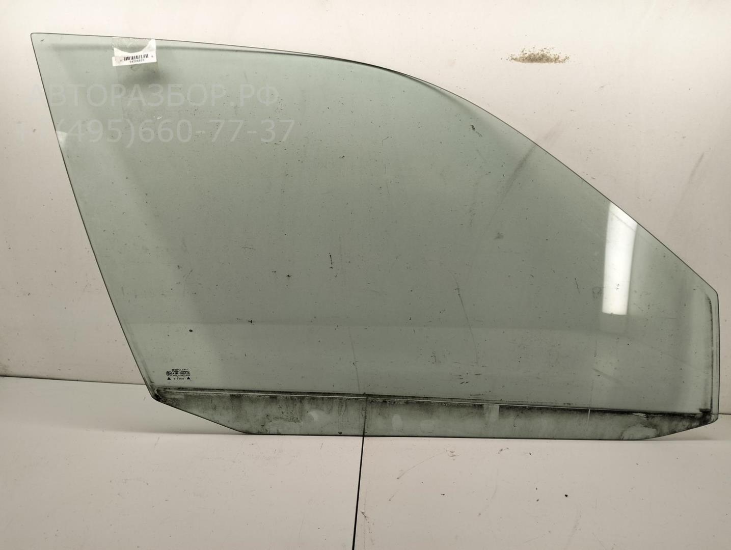 Стекло двери передней правой