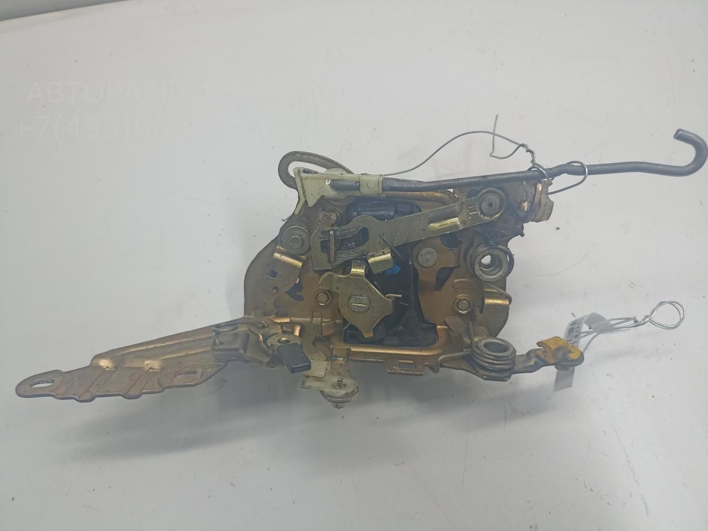 Замок двери передней правой