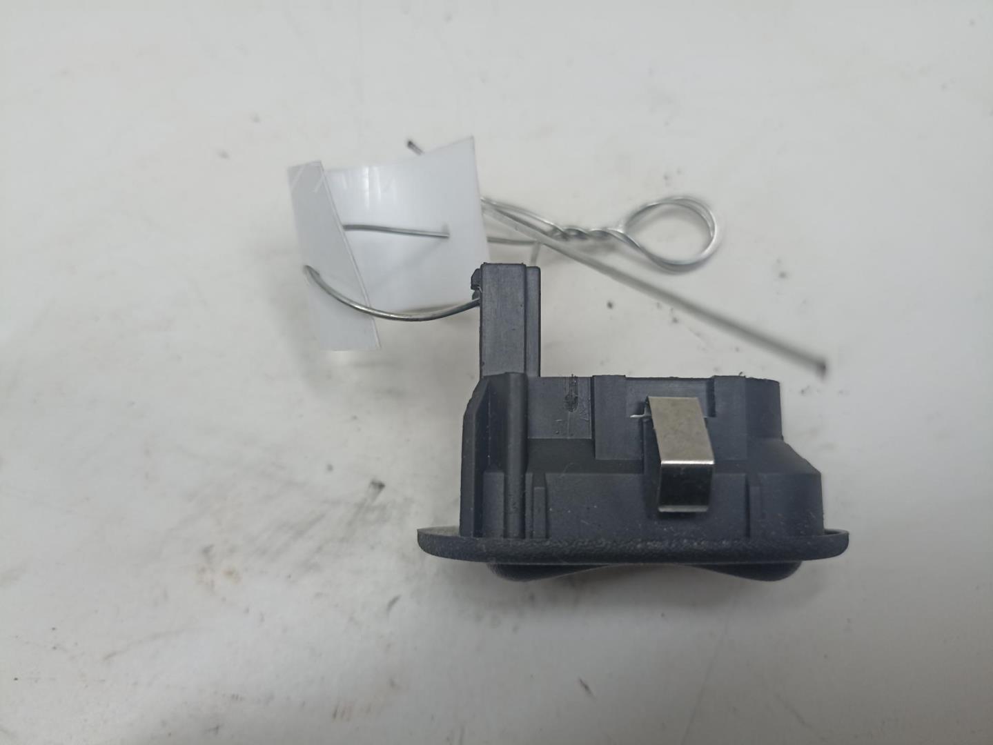 Кнопка стеклоподъемника