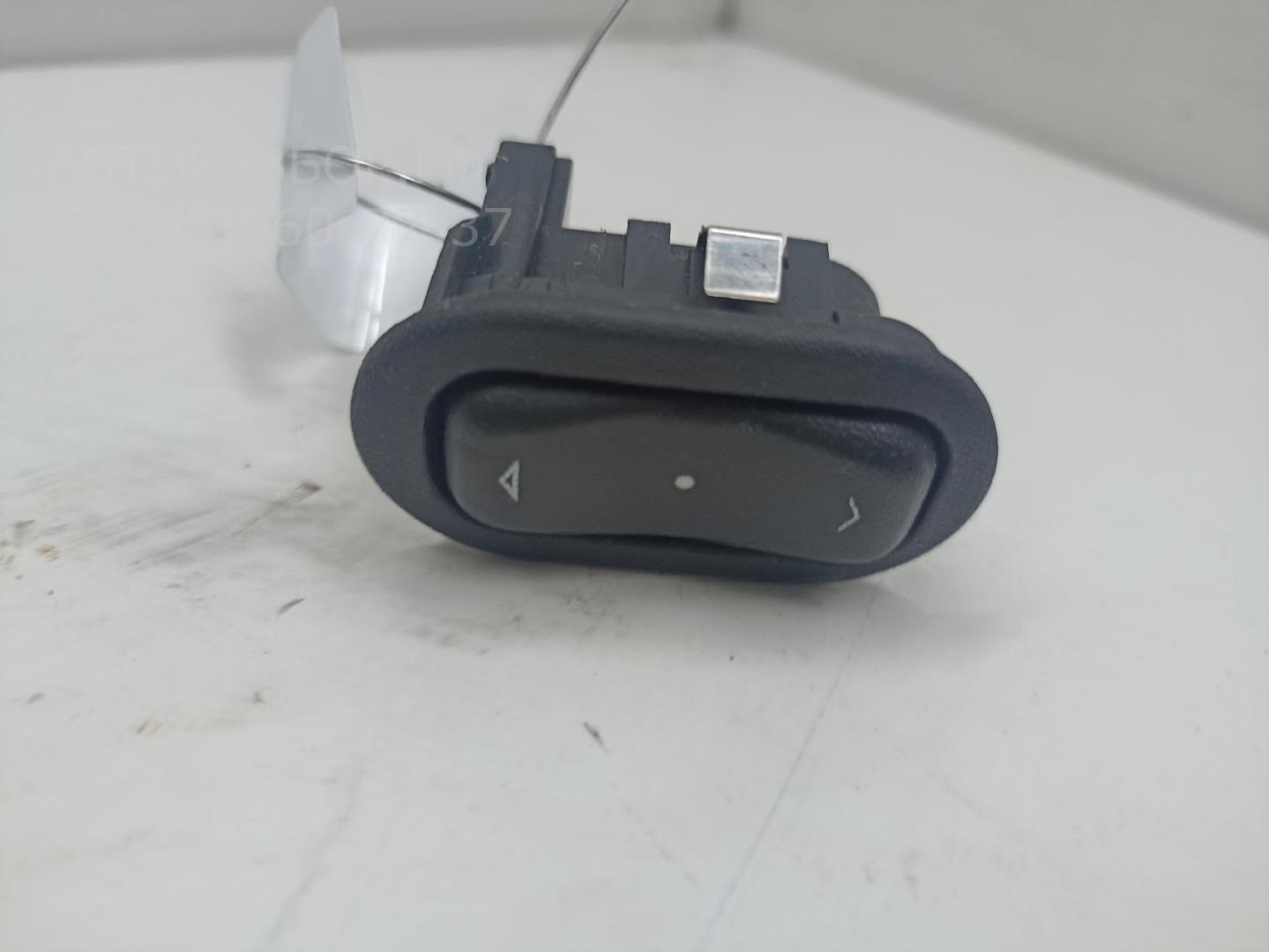 Кнопка стеклоподъемника