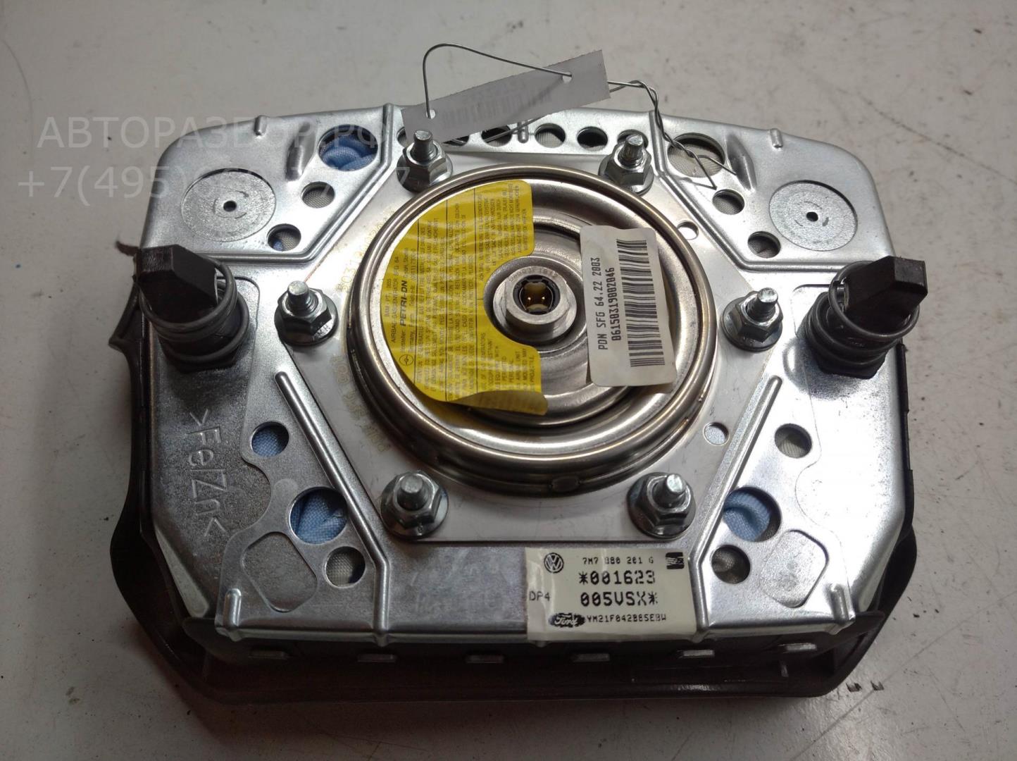 Подушка безопасности в рулевое колесо