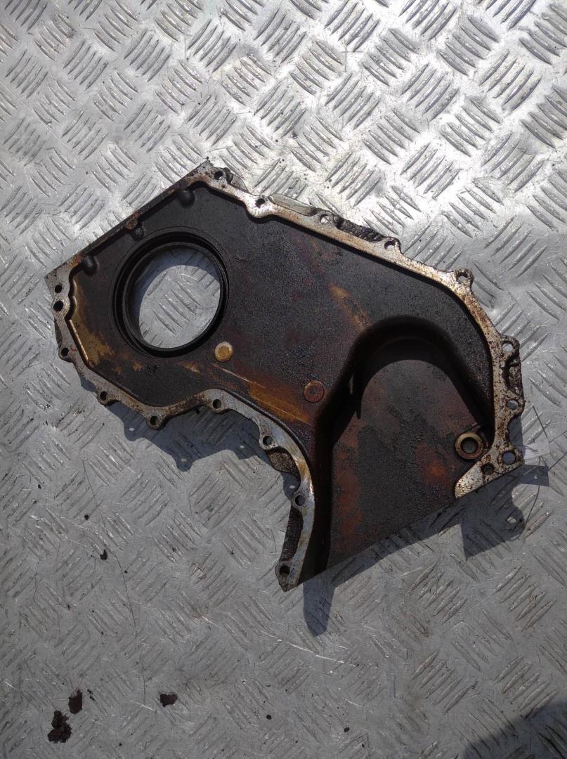 Крышка двигателя передняя