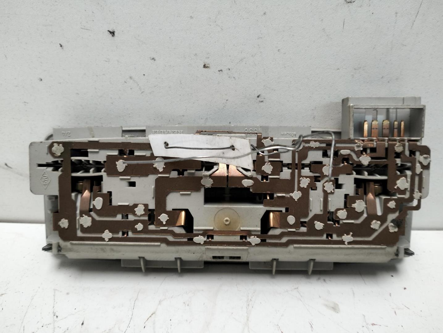 Плафон салонный