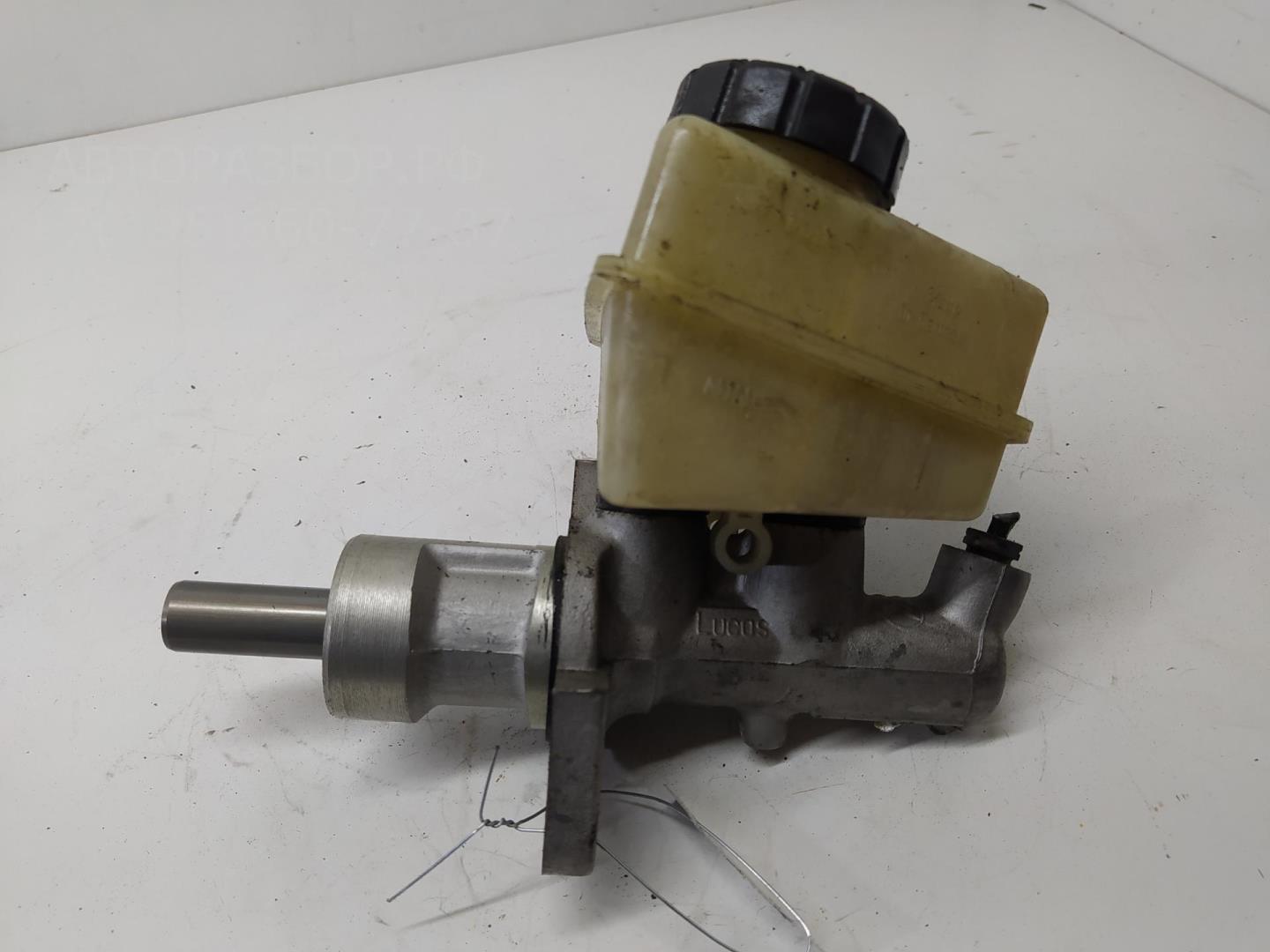 Цилиндр тормозной главный