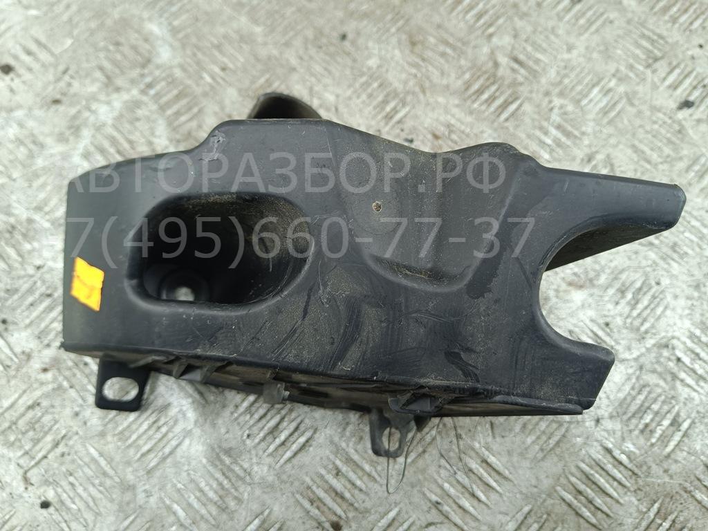 Кронштейн заднего бампера правый