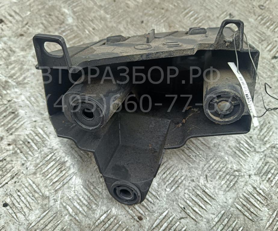 Кронштейн заднего бампера правый