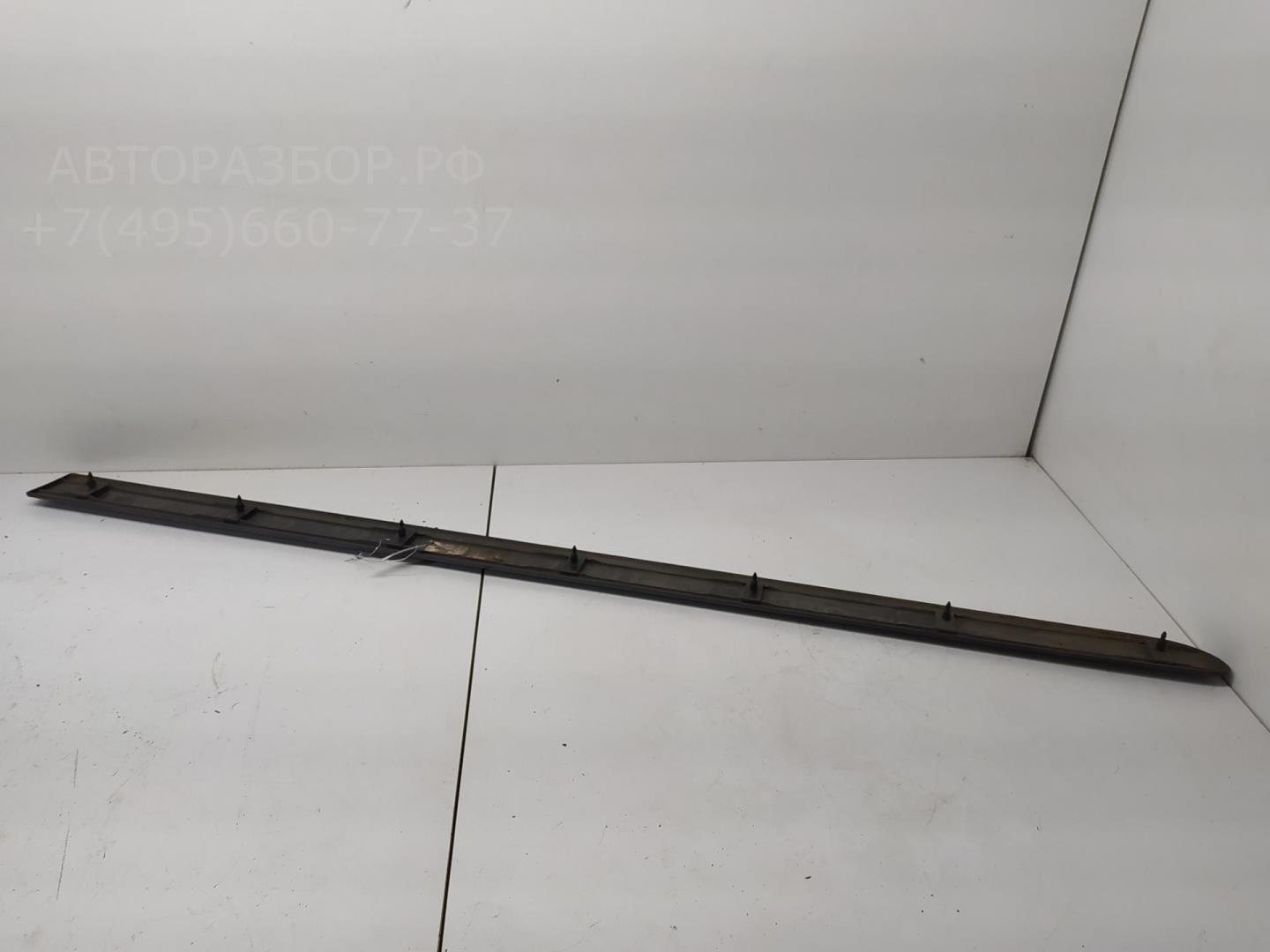 Накладка двери передней правой