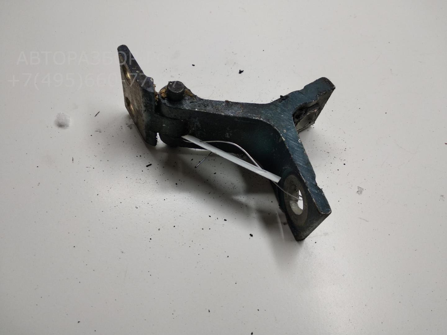 Петля двери