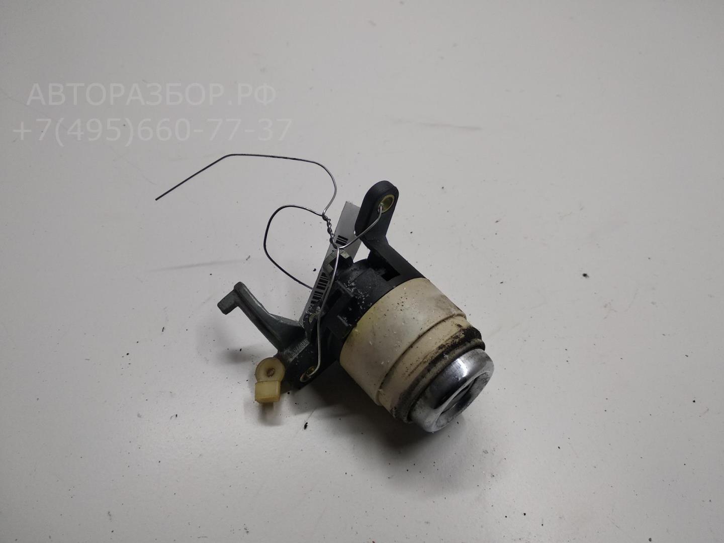 Кнопка открывания багажника