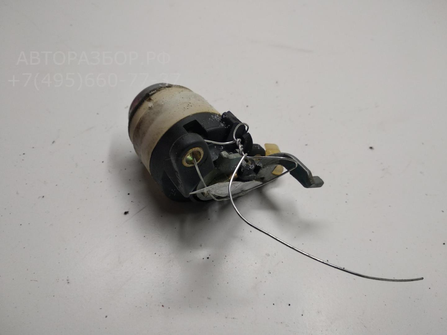 Кнопка открывания багажника