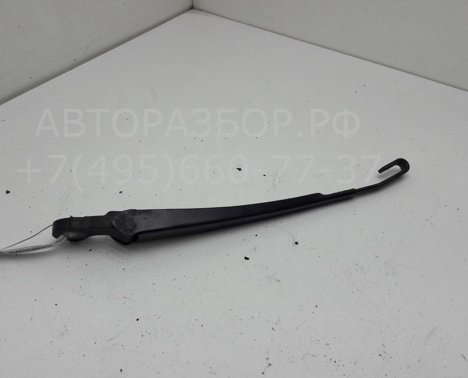 Поводок стеклоочистителя заднего
