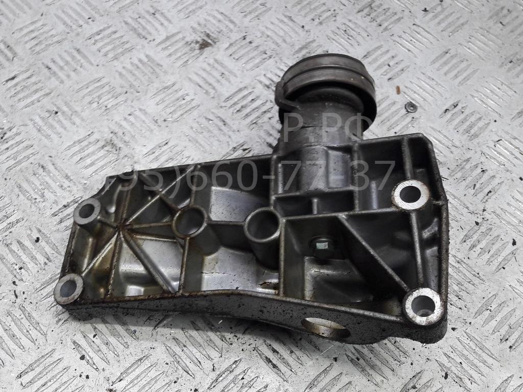 Кронштейн генератора