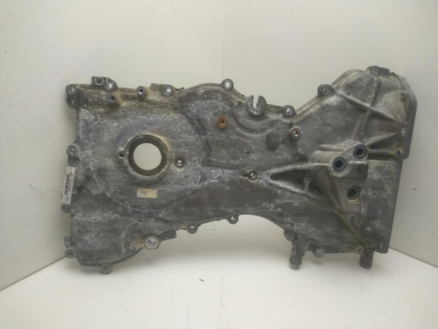 Крышка двигателя передняя