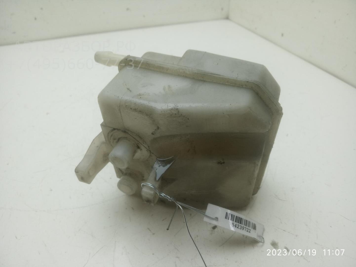 Бачок главного тормозного цилиндра