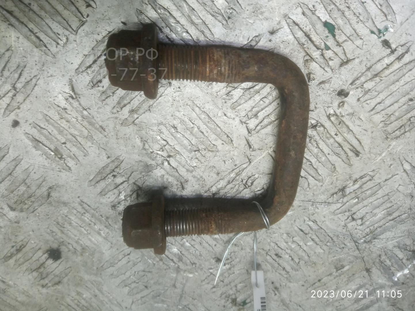 Стремянка задней рессоры