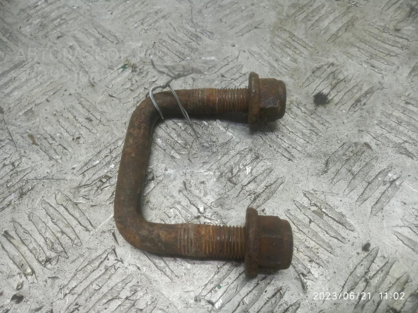 Стремянка задней рессоры