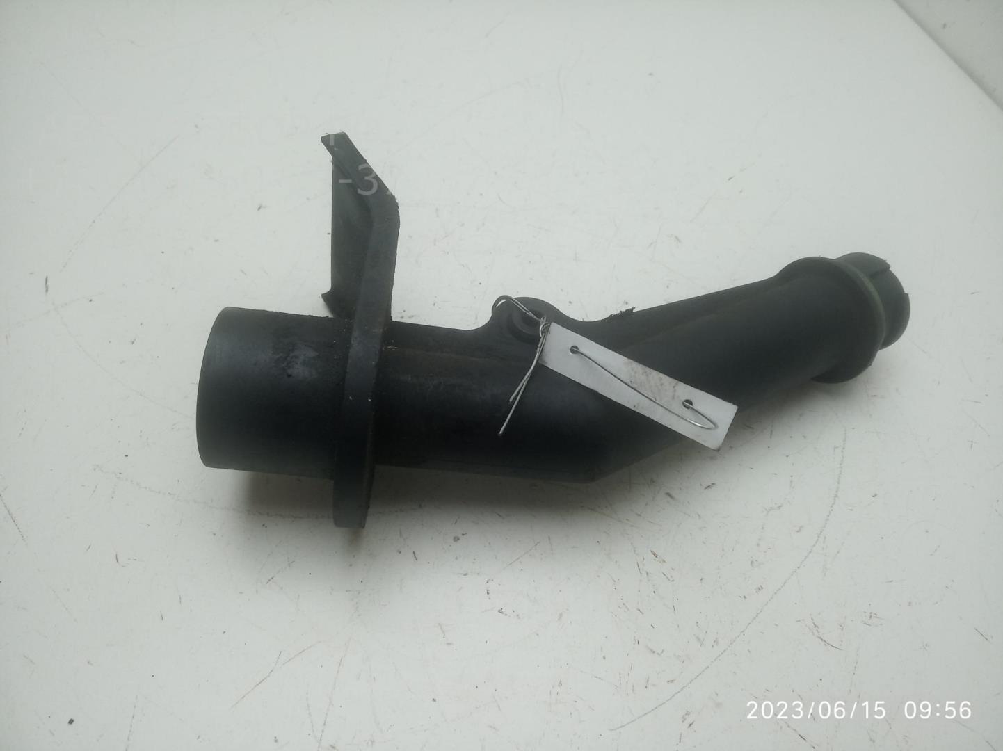 Маслозаливная горловина