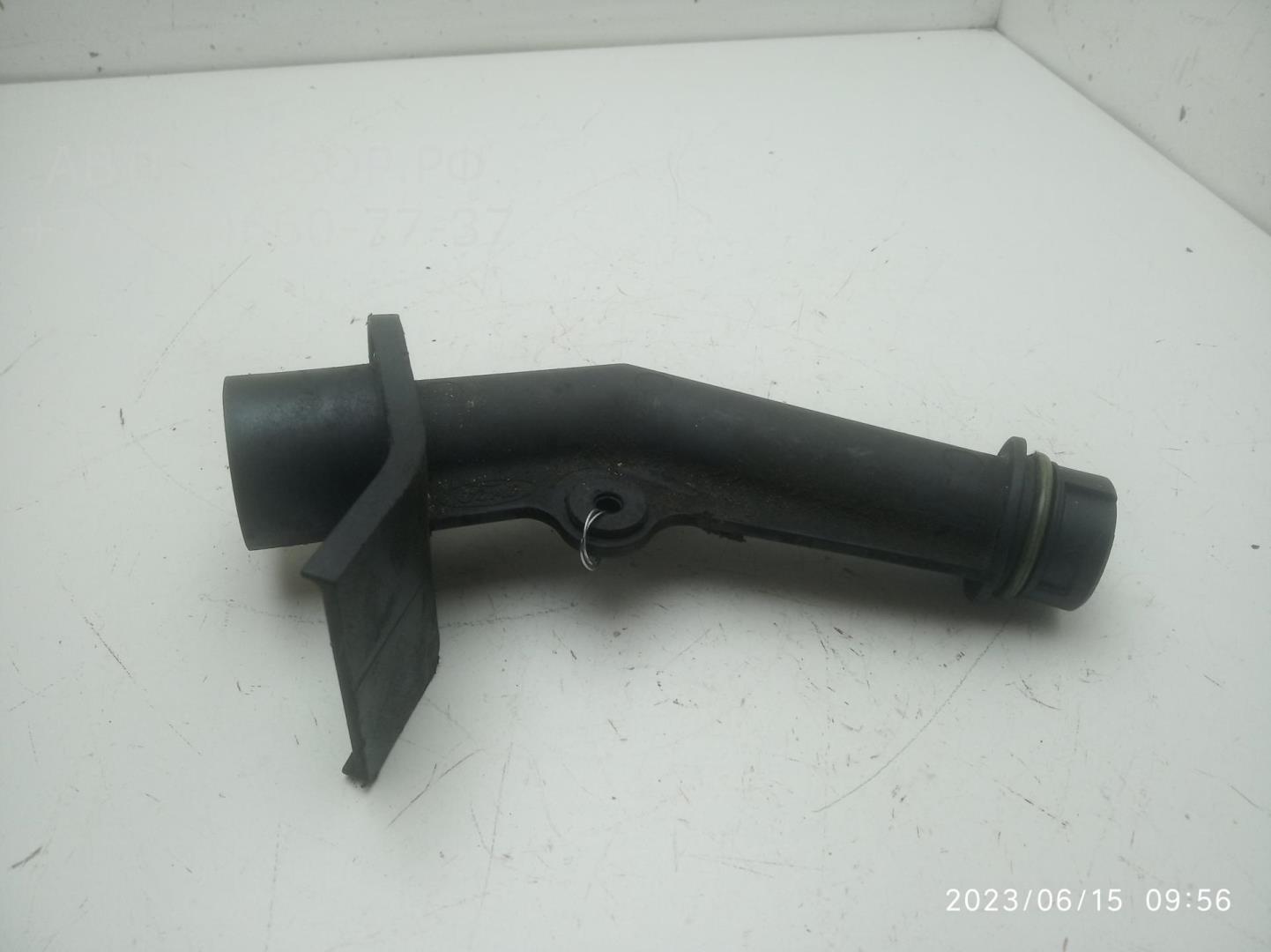 Маслозаливная горловина