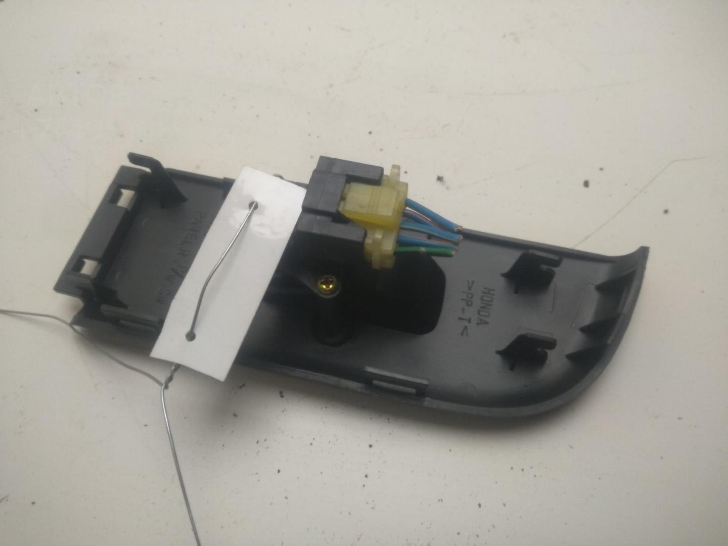 Кнопка стеклоподъемника