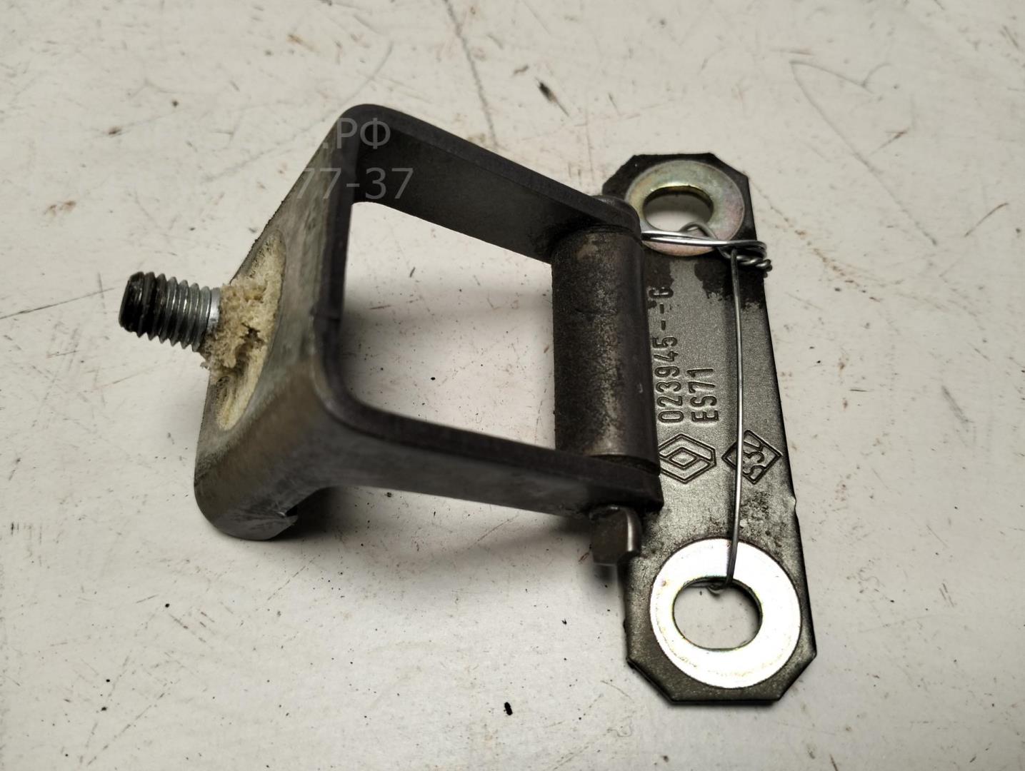 Петля крышки багажника