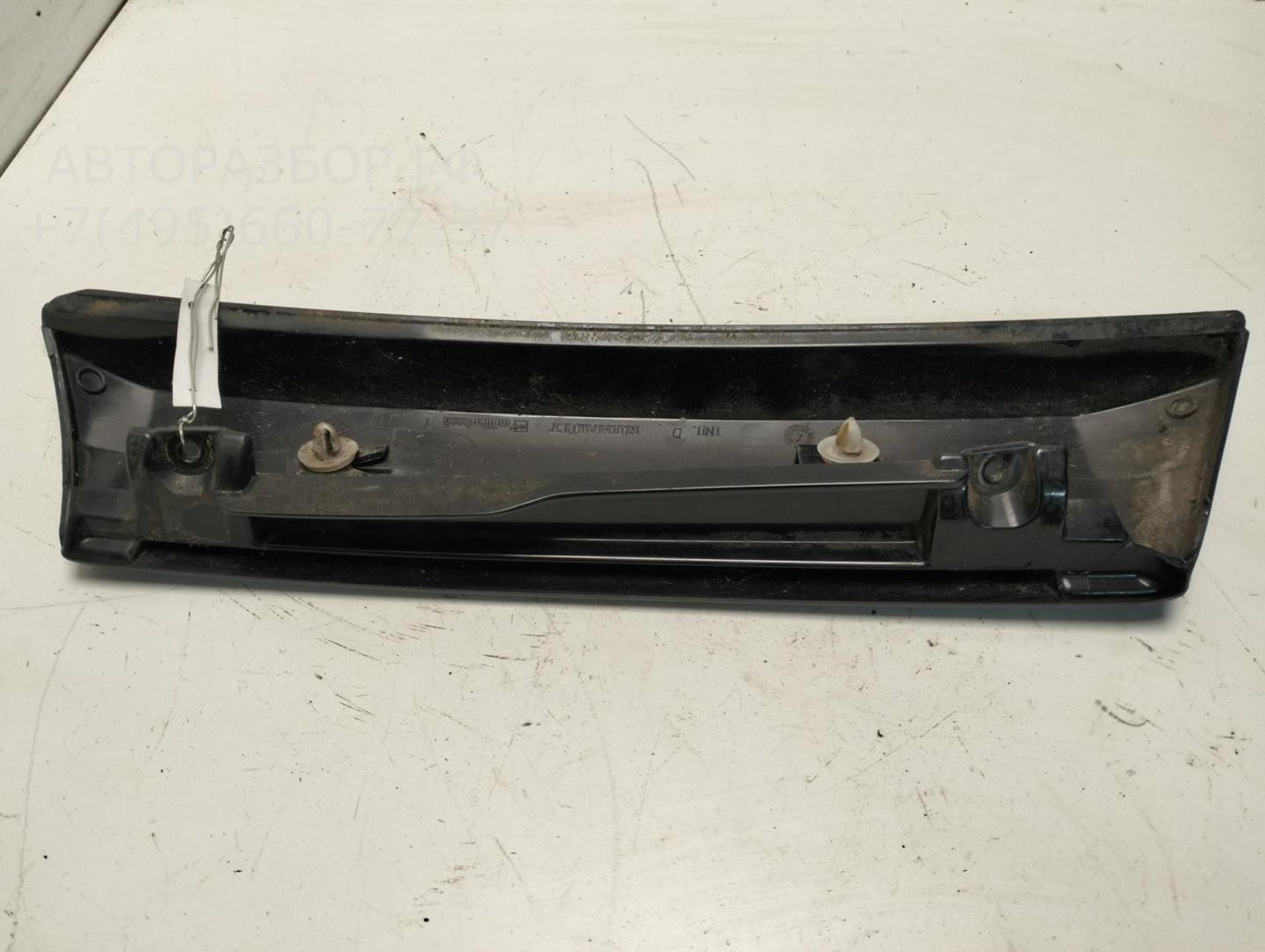 Накладка двери багажника