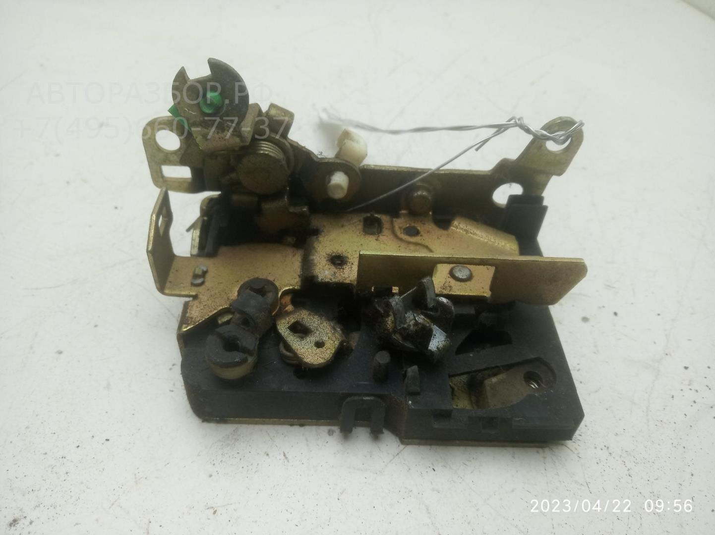 Замок двери передней правой