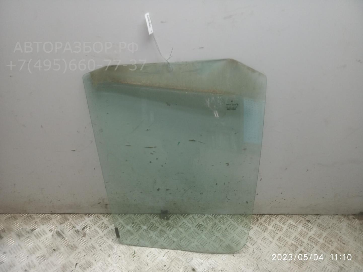 Стекло двери передней правой