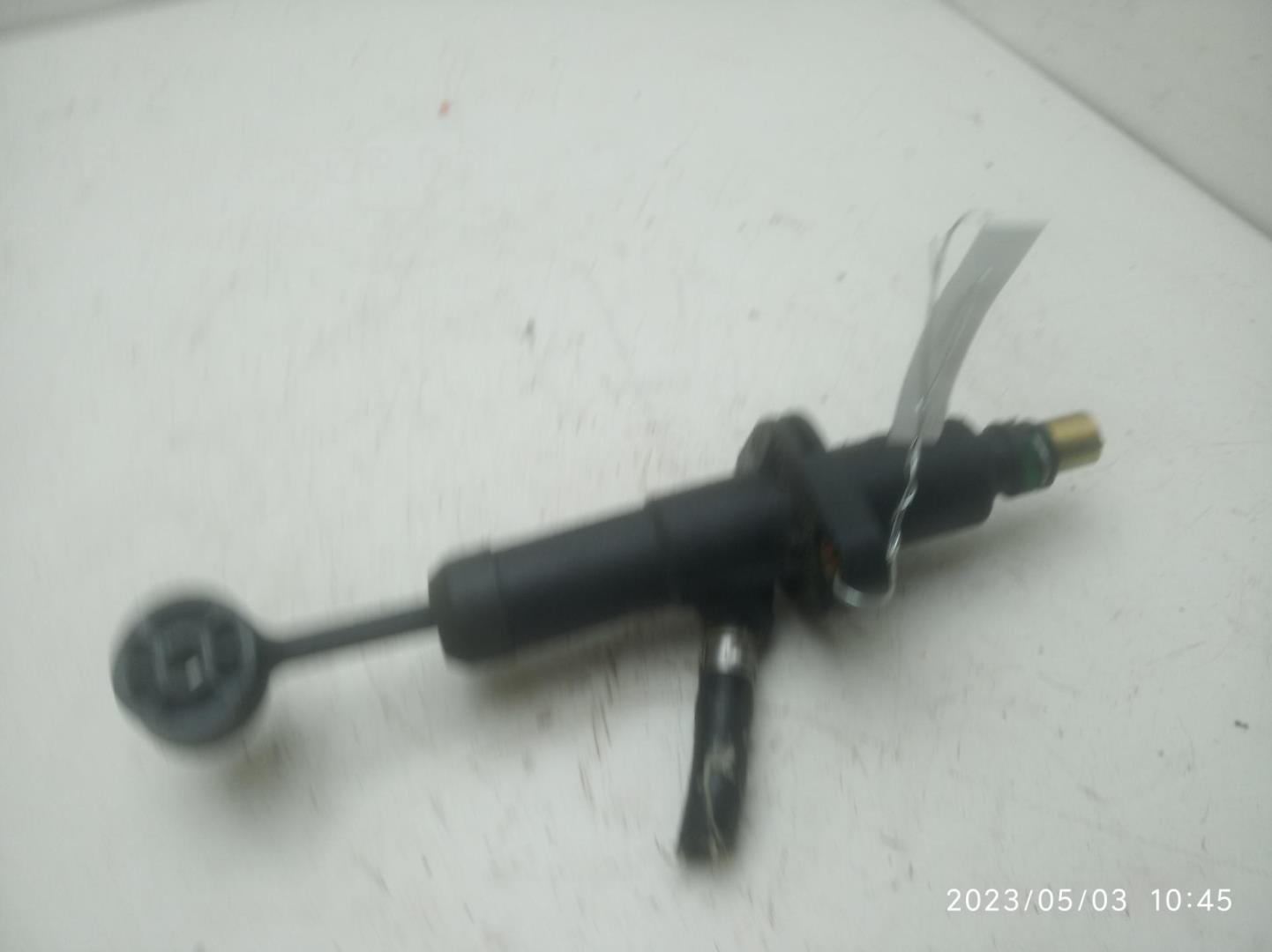 Цилиндр сцепления главный