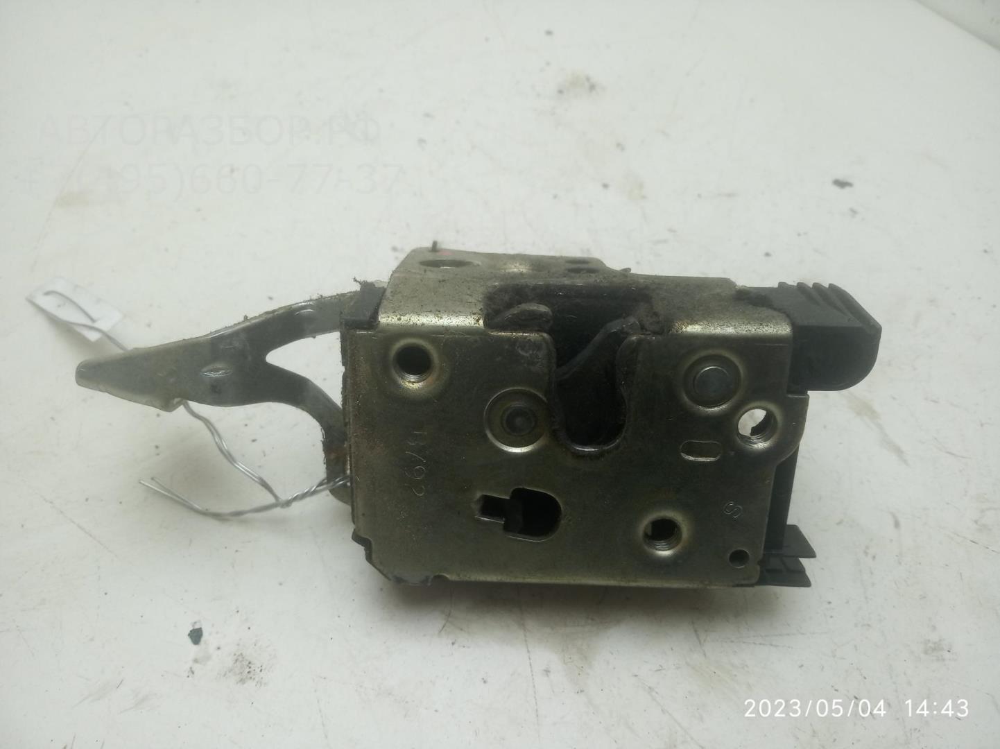 Замок двери передней левой