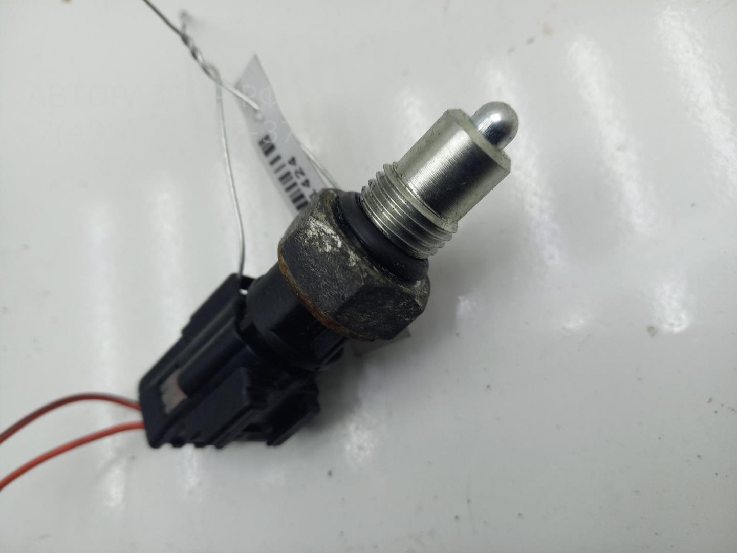 Датчик включения заднего хода