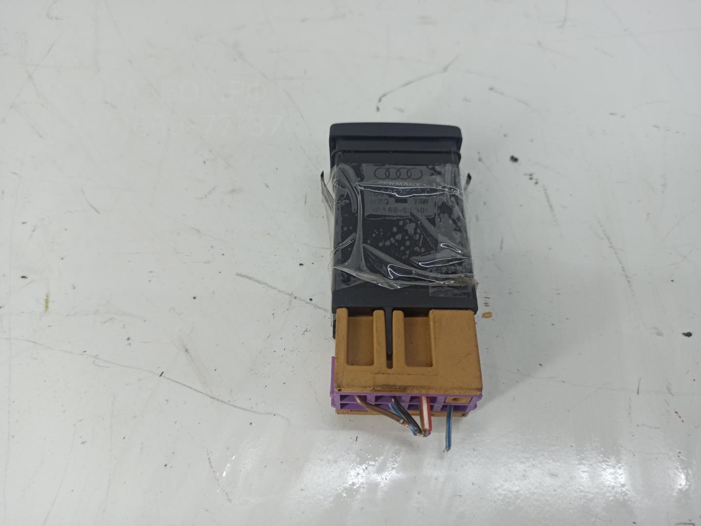 Кнопка обогрева сидений