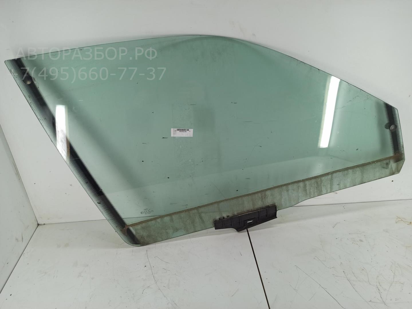 Стекло двери передней правой