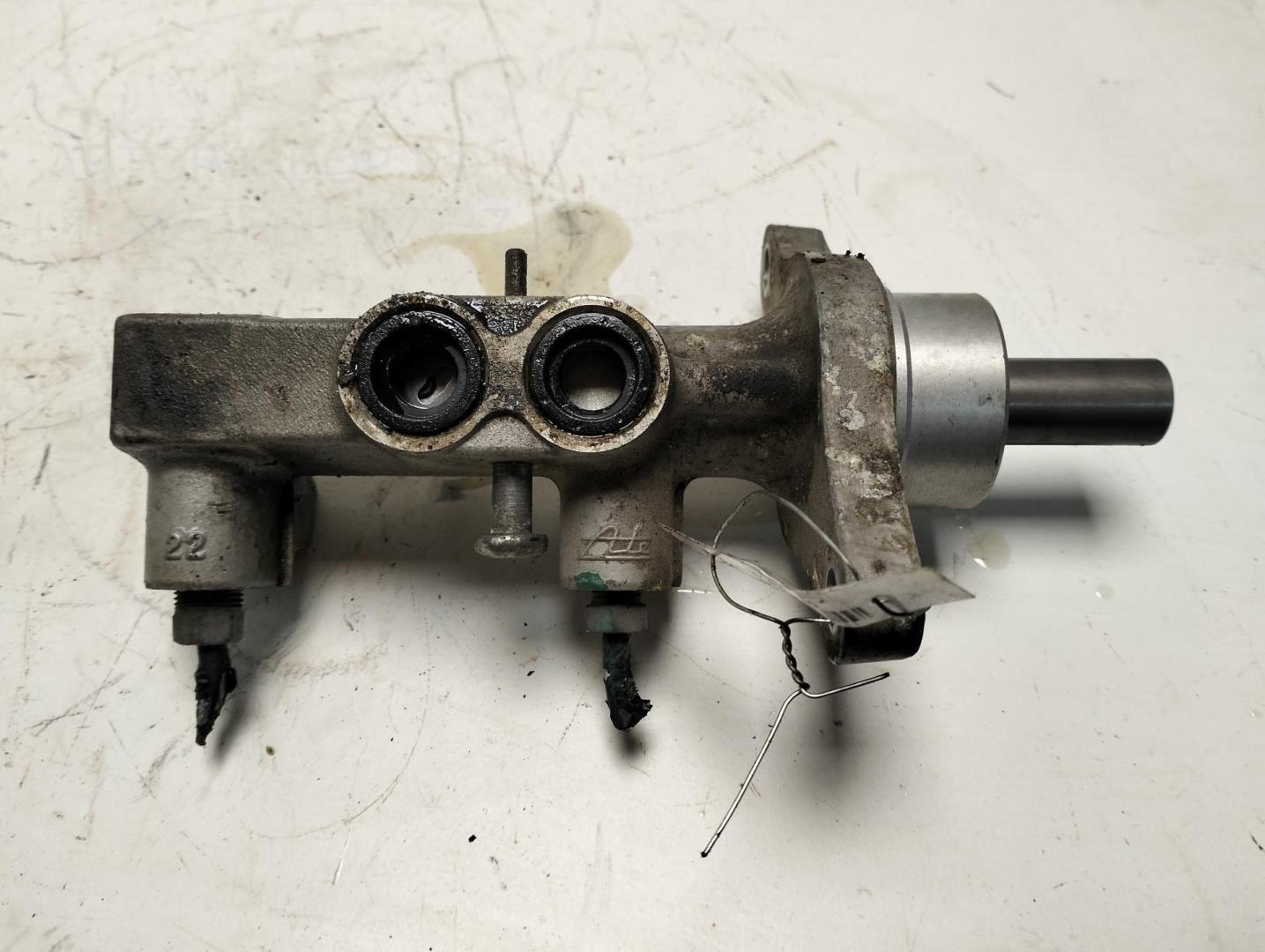 Цилиндр тормозной главный