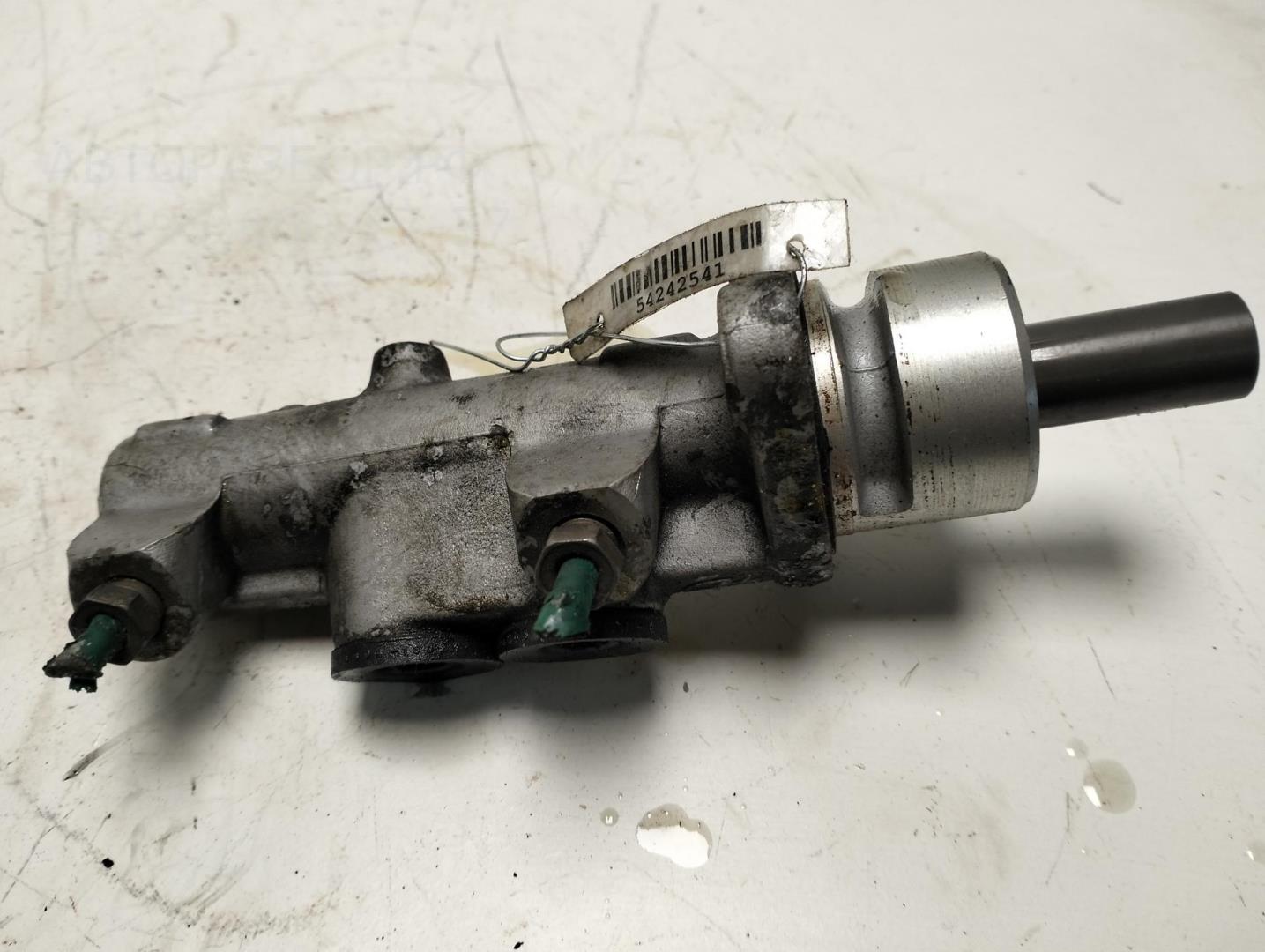 Цилиндр тормозной главный