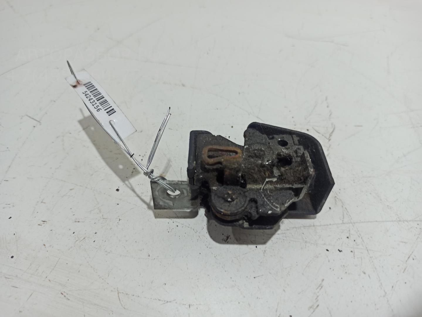 Замок капота