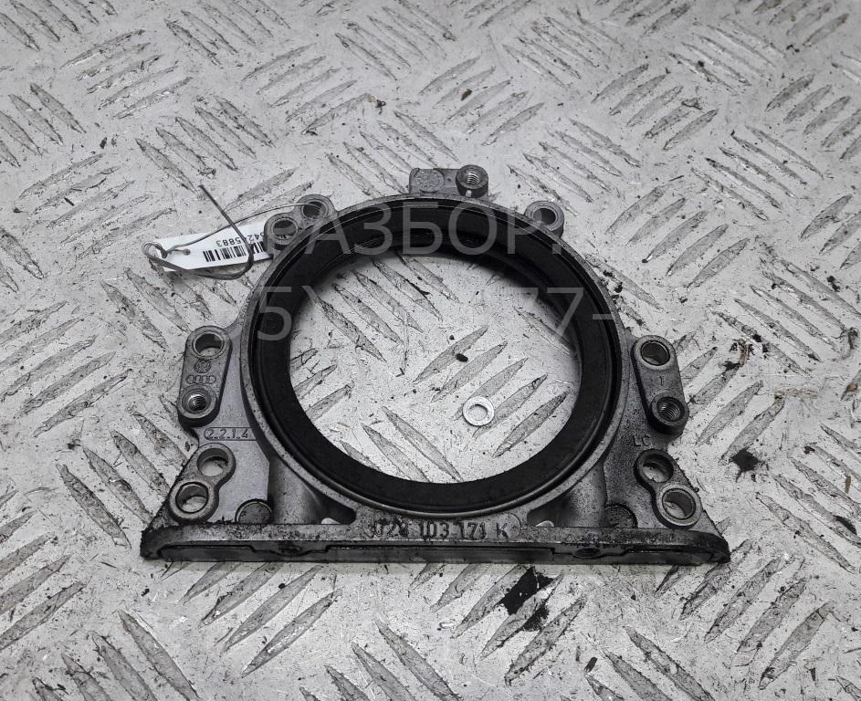 Крышка двигателя