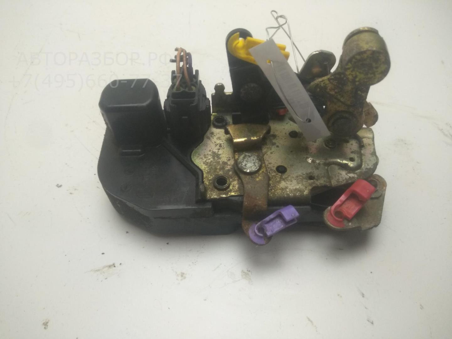 Замок двери передней правой