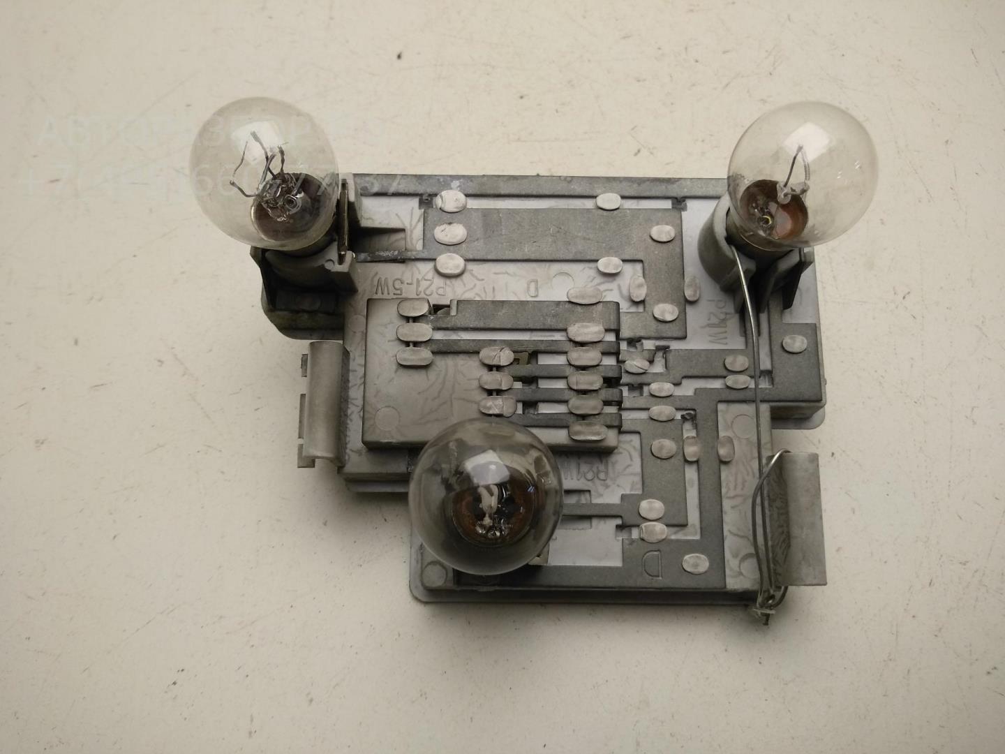 Плата заднего фонаря правого