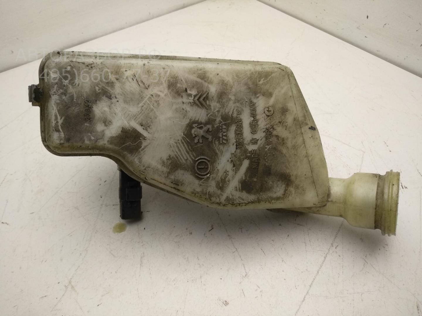 Бачок главного тормозного цилиндра