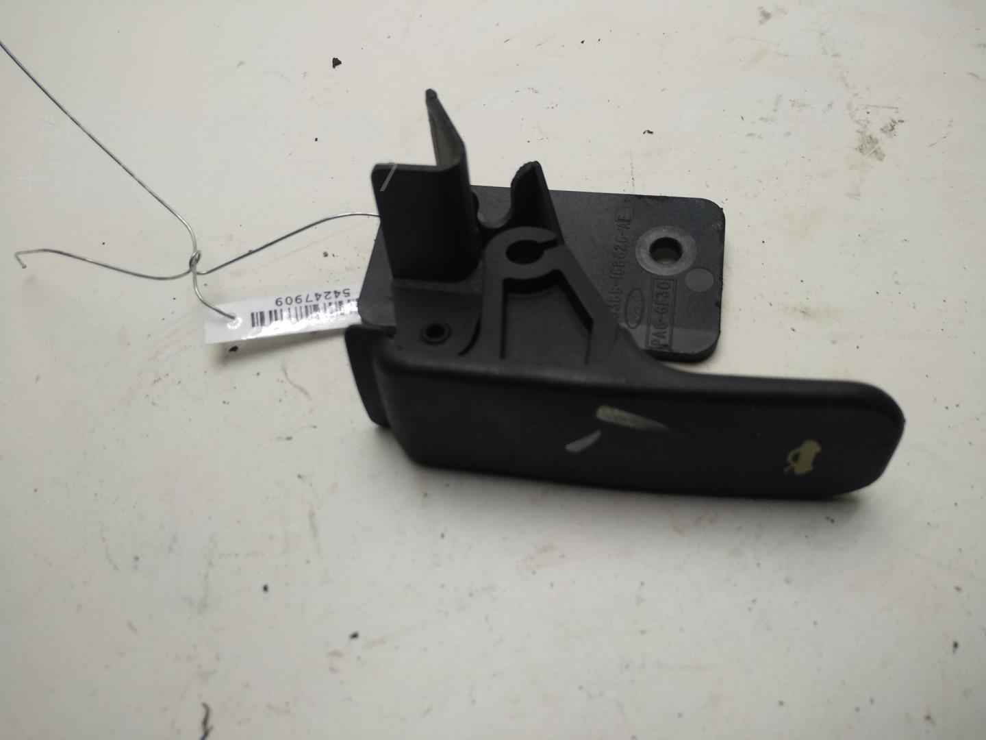 Ручка открывания капота