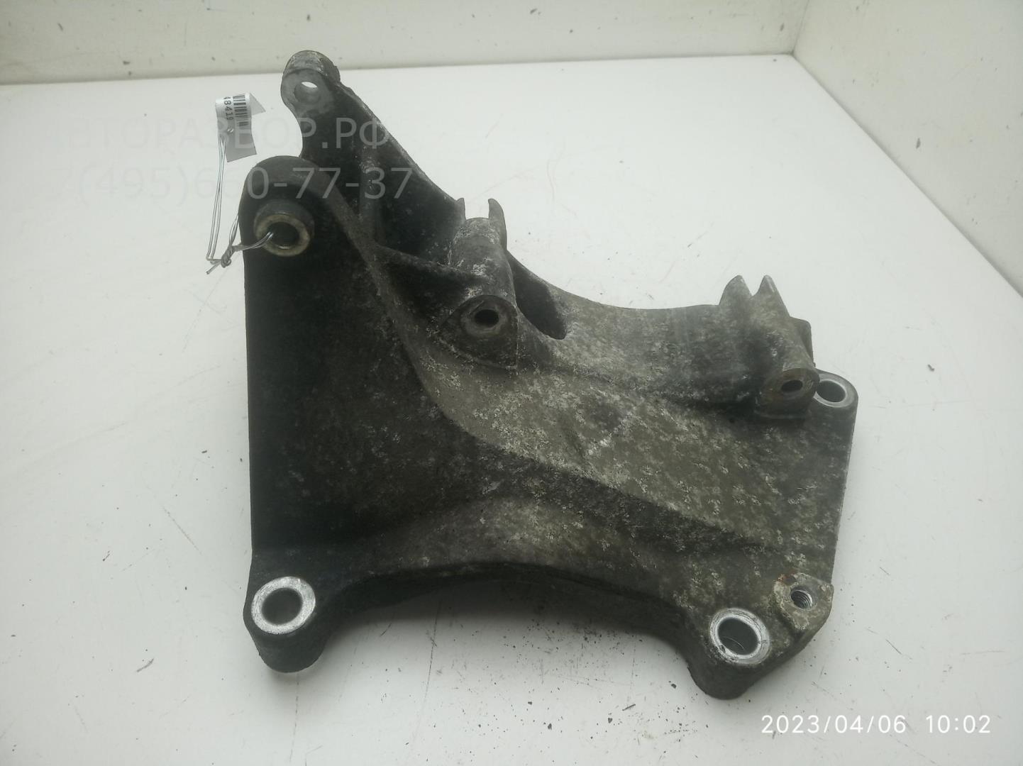 Кронштейн генератора