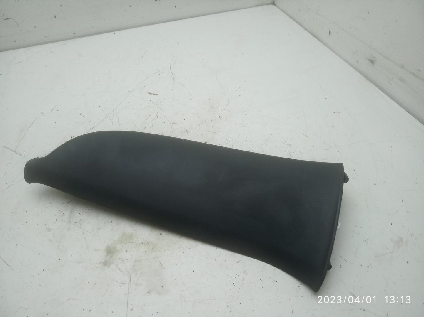 Обшивка двери передней левой