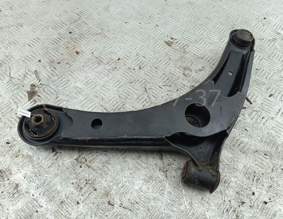 Рычаг передний правый