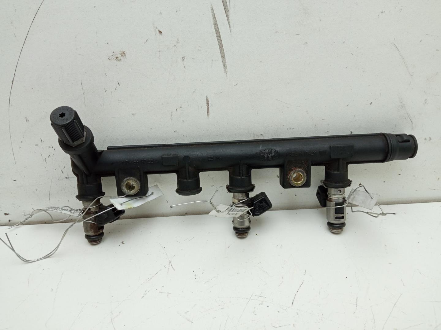 Рейка топливная (рампа)