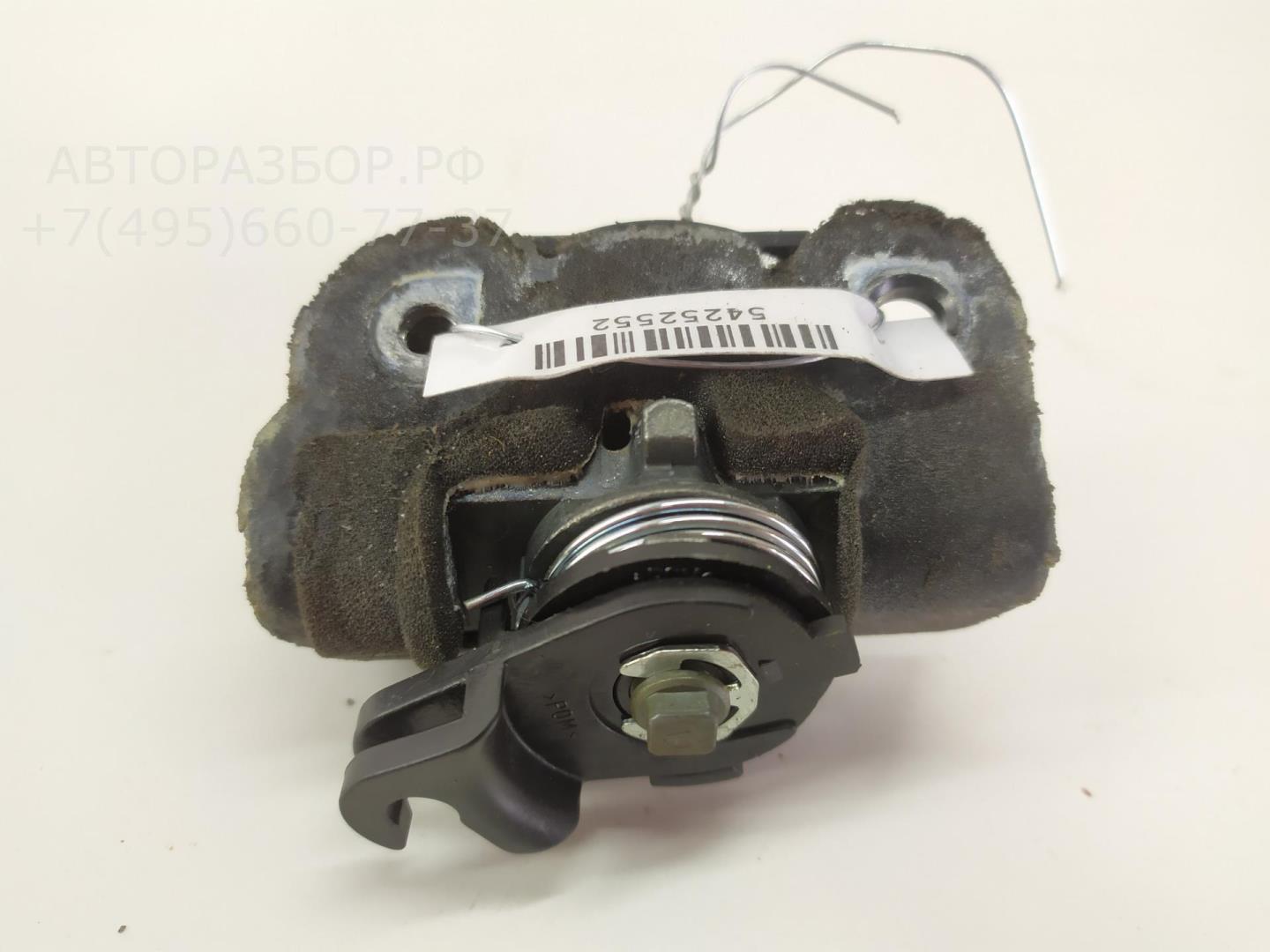 Вставка замка багажника