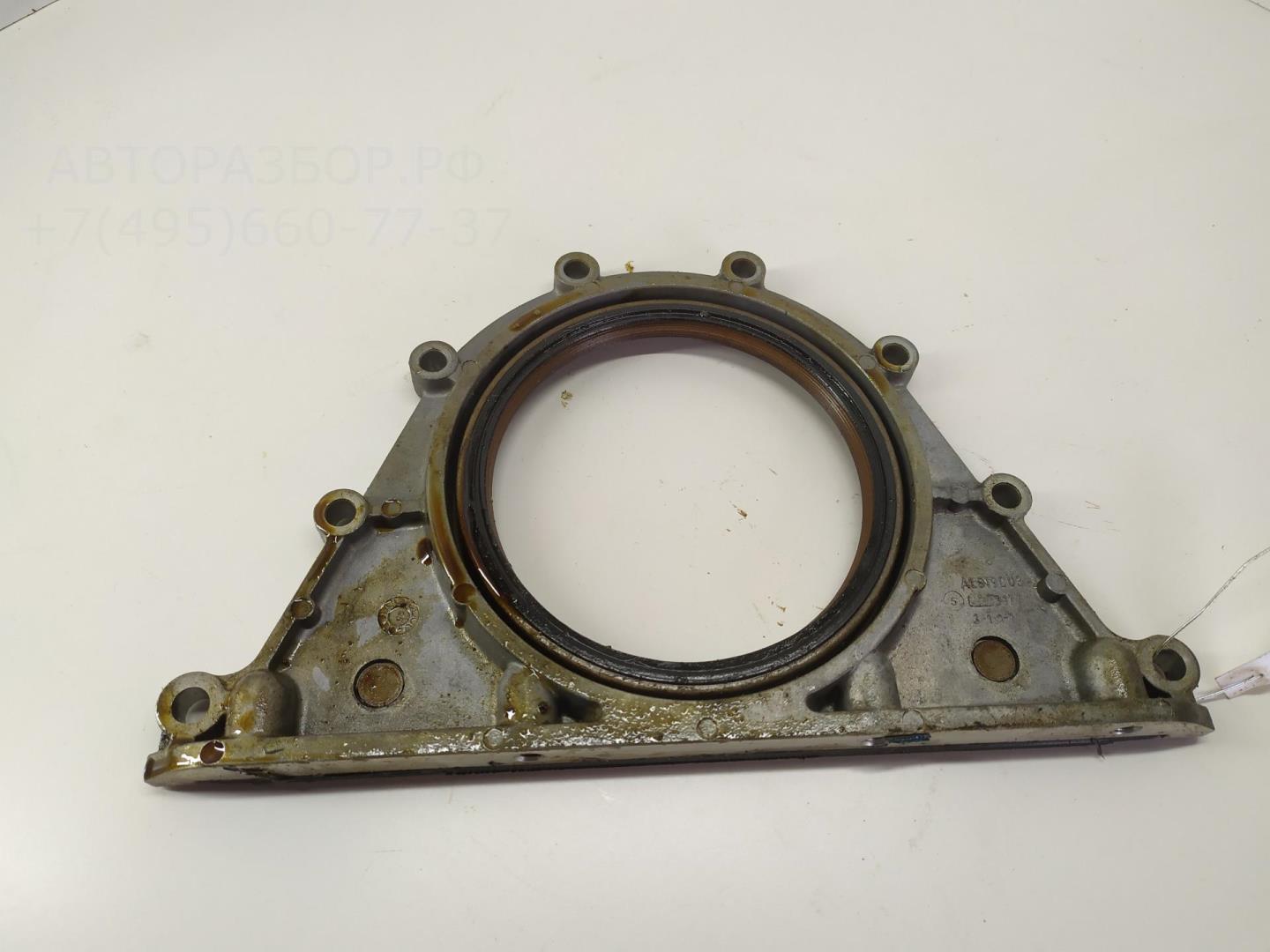 Крышка двигателя